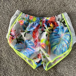 NIKE DRY FIT SIZE M RUNNING SHORTS